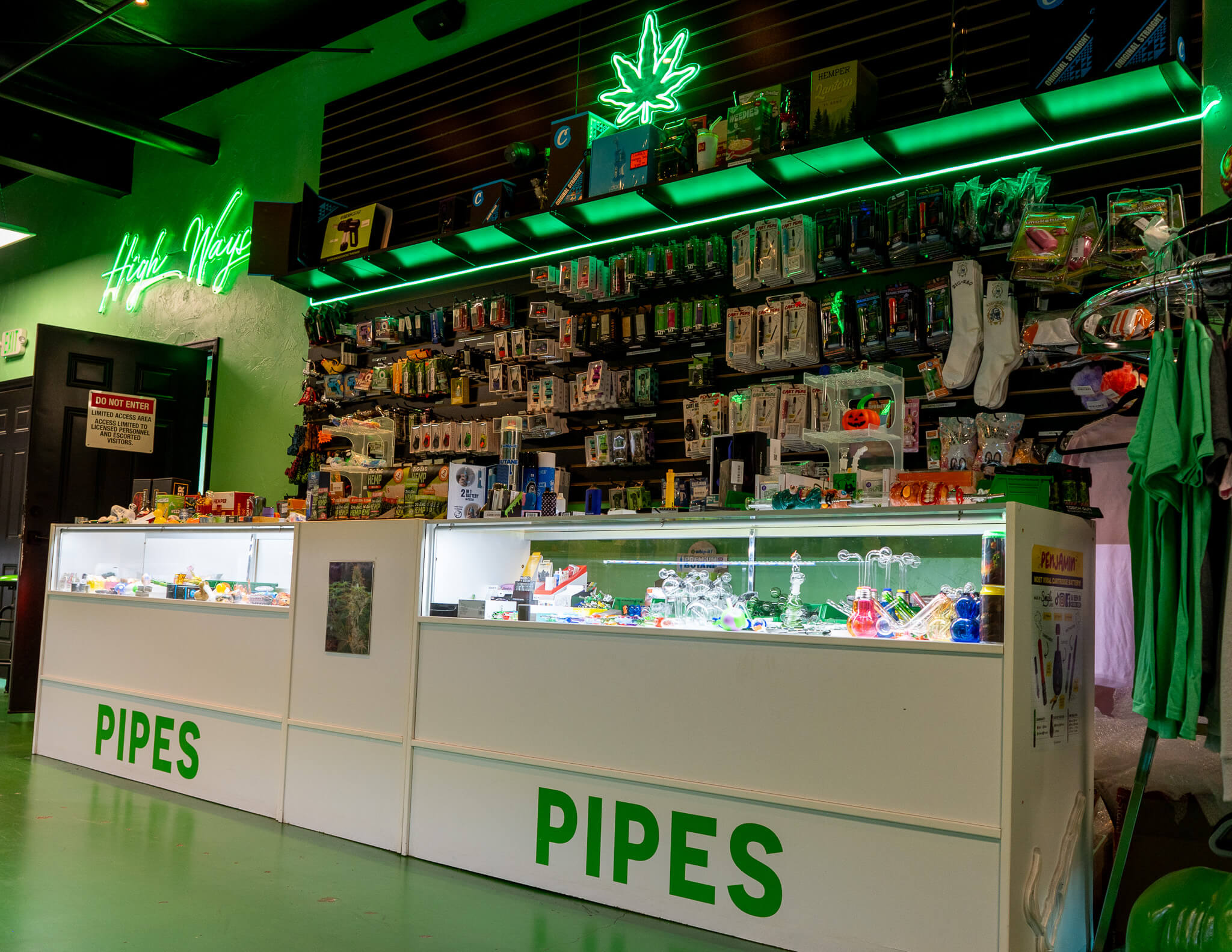 DSC00731 High Ways Dispensary Craig Colorado Cannabis Dispensary Rec Dispensary Weed Dispensary Marijuana Dispensary Dispensary Near Me Edibles Vapes Flower Concentrates Blog Products Edibles Gummies Cannabis Chocolates Weed Gummies Weed Chocolates weed drinks Cannabis Accessories Bongs Pipes Glass Rolling Trays Rolling Papers Lighters Weed Accessories