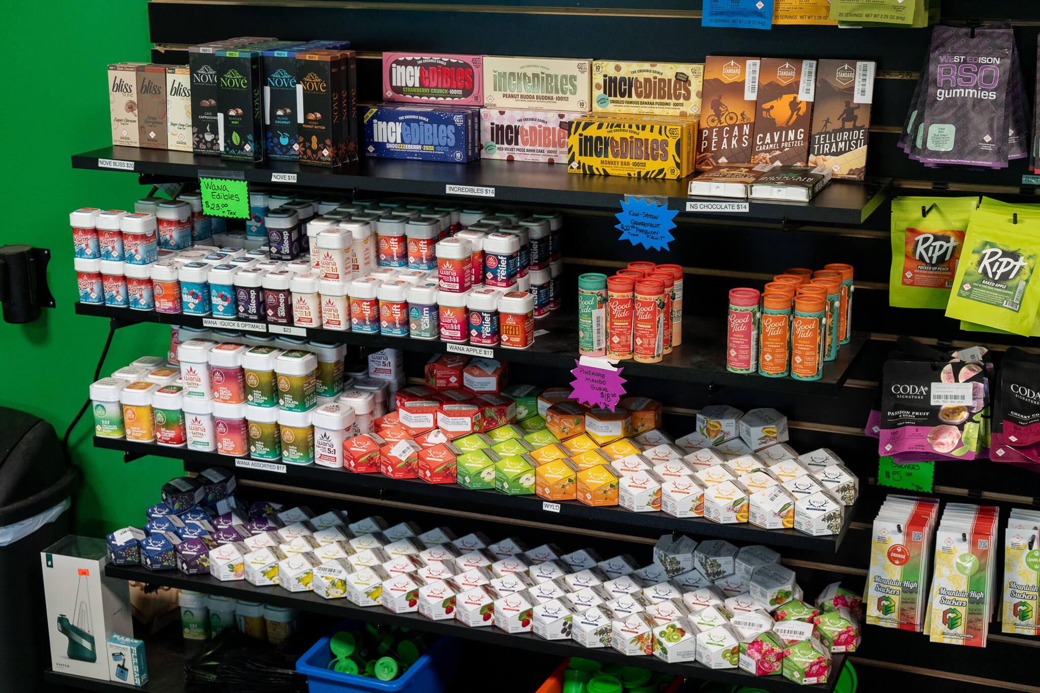DSC00888 High Ways Dispensary Craig Colorado Cannabis Dispensary Rec Dispensary Weed Dispensary Marijuana Dispensary Dispensary Near Me Edibles Vapes Flower Concentrates Blog Products Edibles Gummies Cannabis Chocolates Weed Gummies Weed Chocolates weed drinks